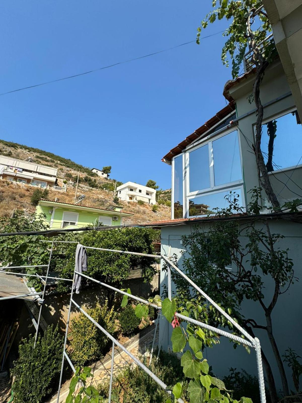Miri Apartments Sarande Exterior photo